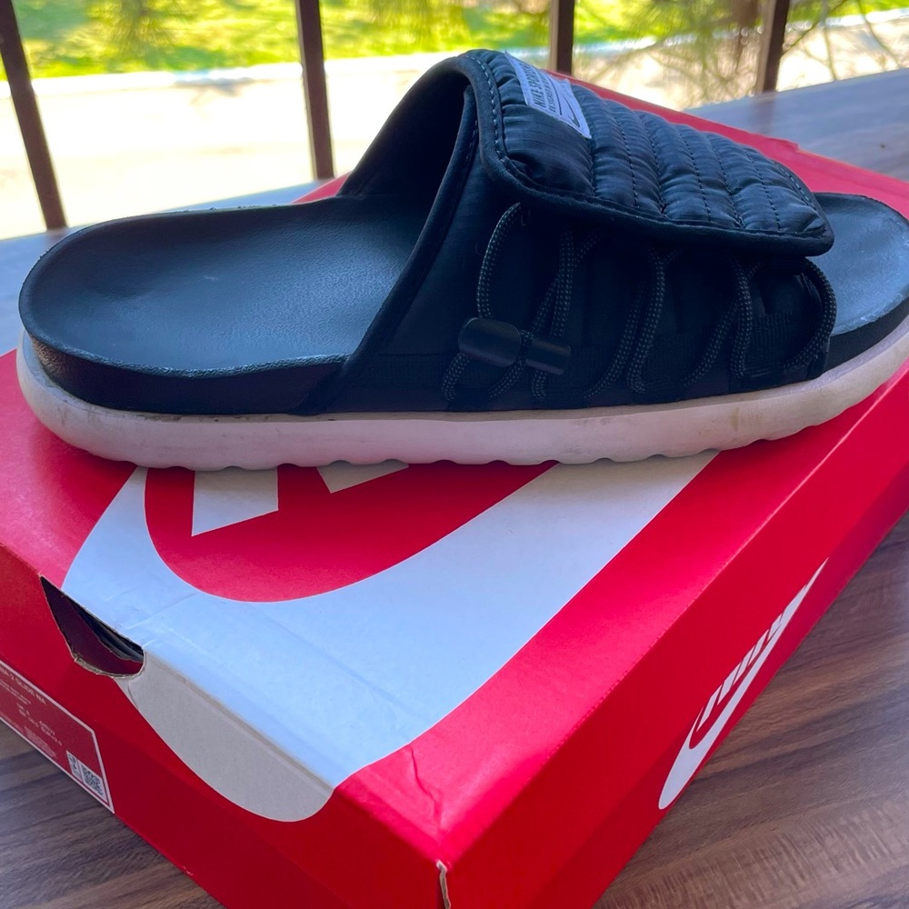 Nike Asuna Slides.